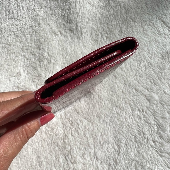 Louis Vuitton Key Case 4 Ring PommeD'Amour Red Vernis - Picture 6 of 14